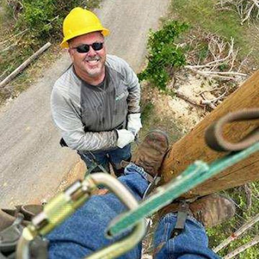 Co-op Volunteers Help Restore Power in Jamaica 