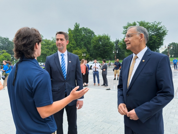 Senator Boozman and Senator Cotton Speak with FECC Youth Tour Delegate Rocky